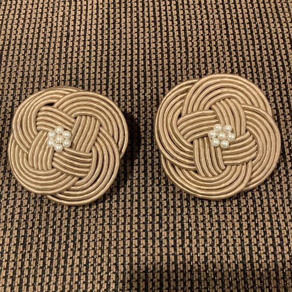 Curtain clip tie backs Pair 5” Latte Tan Faux Pearl centers - Picture 1 of 4